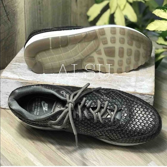 Nike Air Max 1 PRM Mtlc Pewter Grey Metallic W - Picture 5 of 8